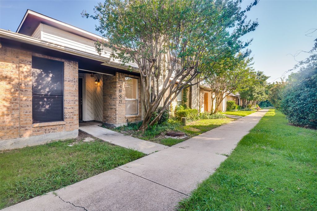4938 Rolling Vista, Mesquite, TX 75150