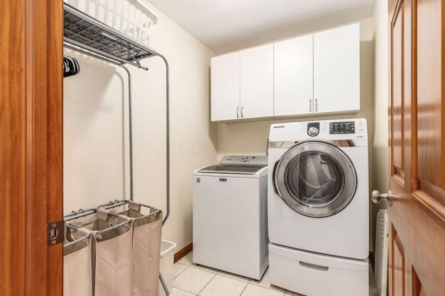 2409 Parklawn Drive, Lewis Center, OH 43035