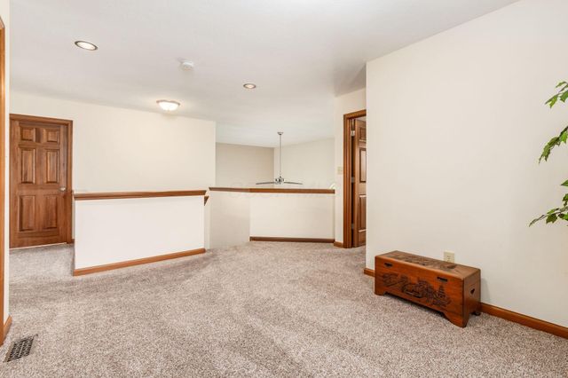 2409 Parklawn Drive, Lewis Center, OH 43035