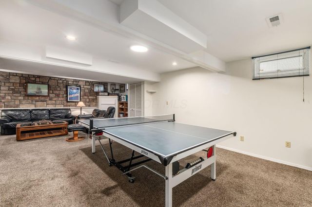2409 Parklawn Drive, Lewis Center, OH 43035