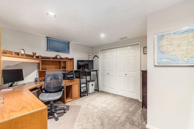 2409 Parklawn Drive, Lewis Center, OH 43035