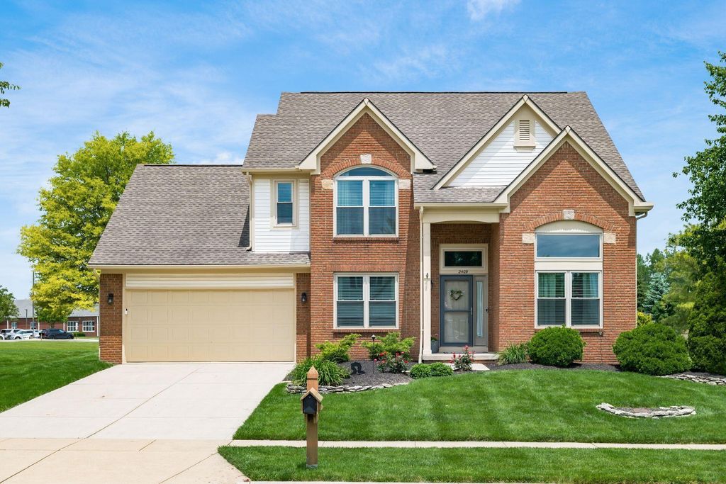 2409 Parklawn Drive, Lewis Center, OH 43035
