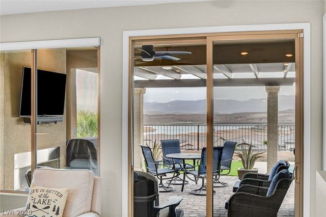 74 Lake Bluff Court, Henderson, NV 89011