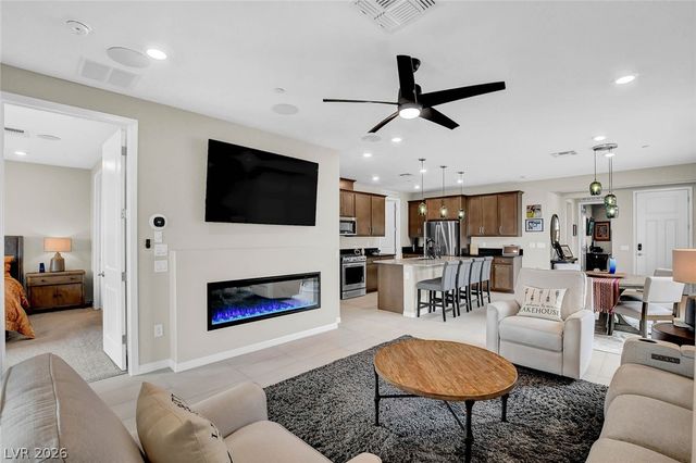 74 Lake Bluff Court, Henderson, NV 89011