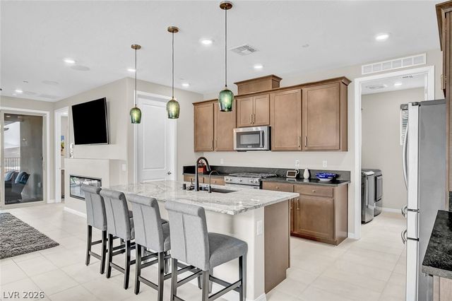 74 Lake Bluff Court, Henderson, NV 89011