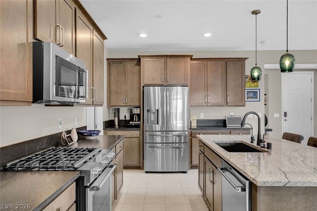 74 Lake Bluff Court, Henderson, NV 89011