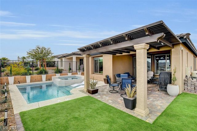 74 Lake Bluff Court, Henderson, NV 89011