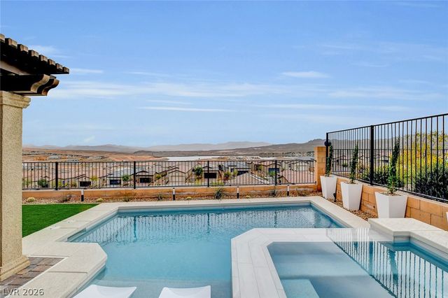 74 Lake Bluff Court, Henderson, NV 89011