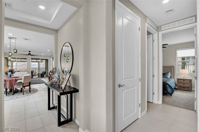 74 Lake Bluff Court, Henderson, NV 89011