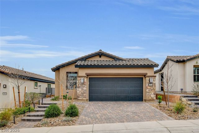 74 Lake Bluff Court, Henderson, NV 89011