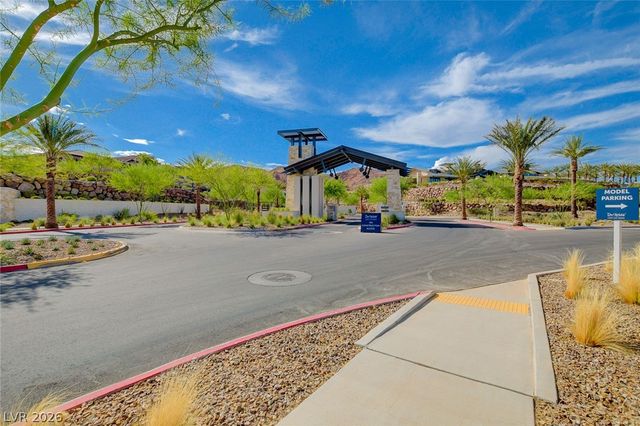 74 Lake Bluff Court, Henderson, NV 89011