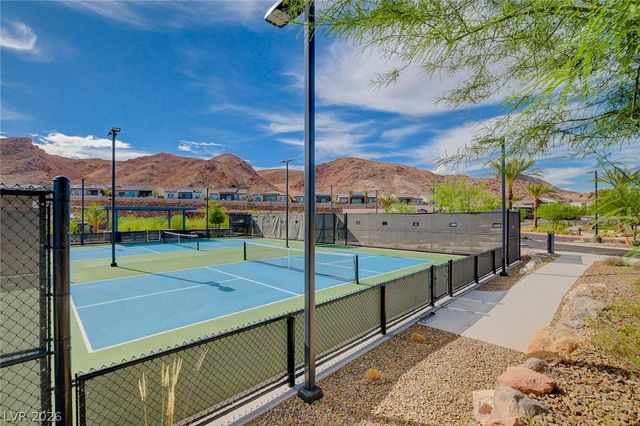 74 Lake Bluff Court, Henderson, NV 89011