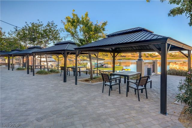 74 Lake Bluff Court, Henderson, NV 89011