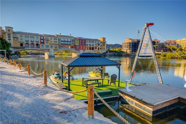 74 Lake Bluff Court, Henderson, NV 89011