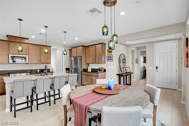 74 Lake Bluff Court, Henderson, NV 89011