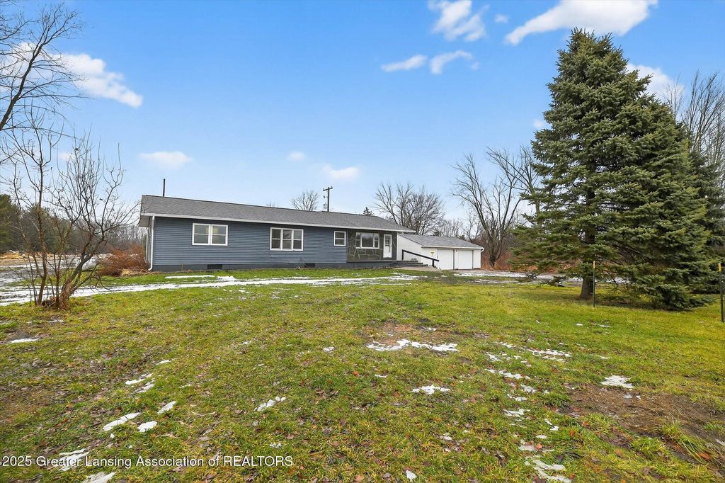 8905 Kingsland Highway, Eaton Rapids, MI 48827