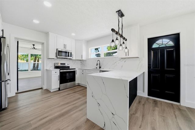 5530 2 AVENUE N, St Petersburg, FL 33710