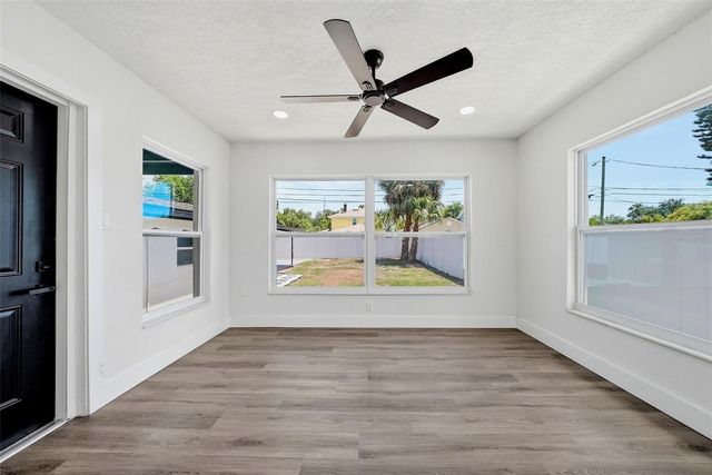 5530 2 AVENUE N, St Petersburg, FL 33710