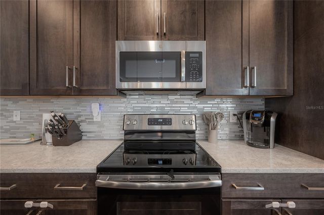 1162 25TH WAY N, St Petersburg, FL 33713