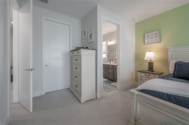 1162 25TH WAY N, St Petersburg, FL 33713