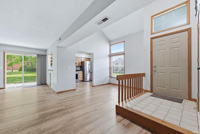3640 N Lakeside Drive, Muncie, IN 47304