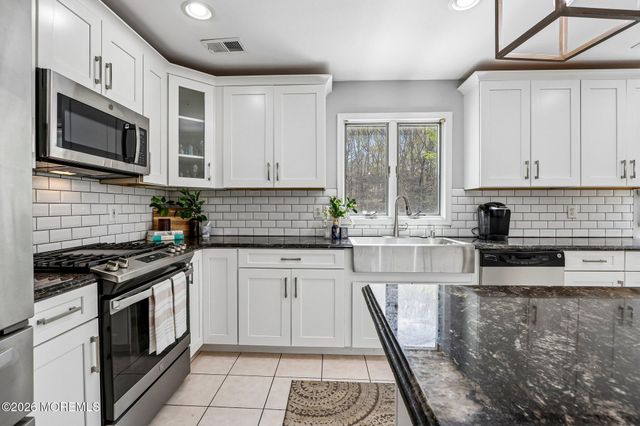 29 Overlook Drive, Jackson, NJ 08527