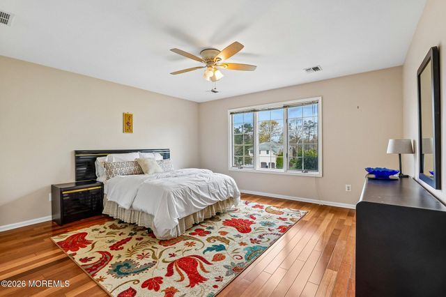 29 Overlook Drive, Jackson, NJ 08527