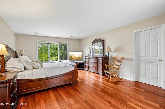 29 Overlook Drive, Jackson, NJ 08527