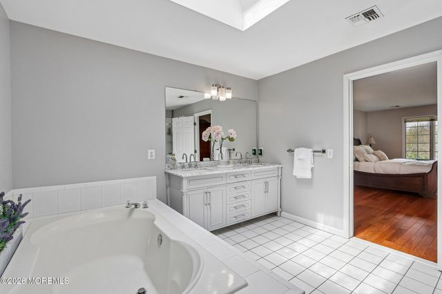29 Overlook Drive, Jackson, NJ 08527