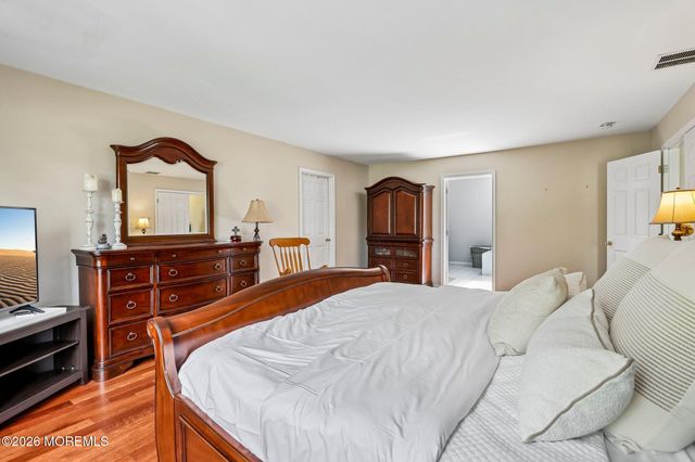 29 Overlook Drive, Jackson, NJ 08527