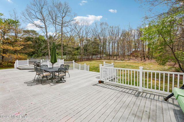29 Overlook Drive, Jackson, NJ 08527
