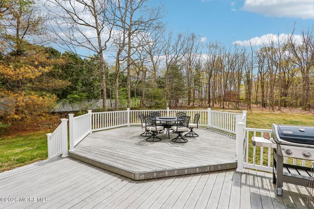 29 Overlook Drive, Jackson, NJ 08527