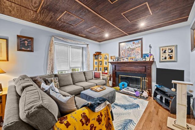 121 London Plain Court, Cary, NC 27513