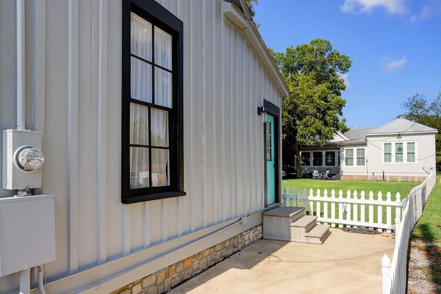 108 N Washington Street, Round Top, TX 78954