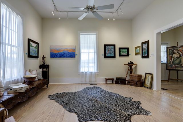 108 N Washington Street, Round Top, TX 78954