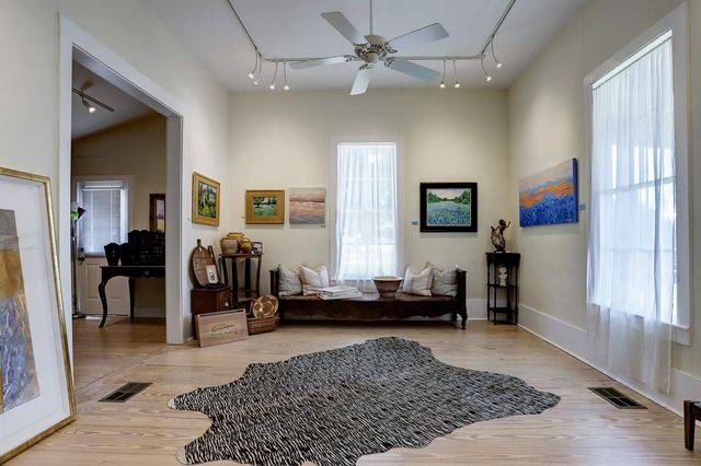 108 N Washington Street, Round Top, TX 78954