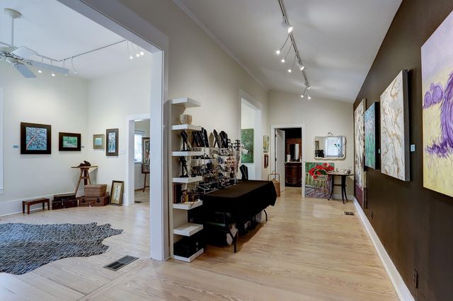 108 N Washington Street, Round Top, TX 78954