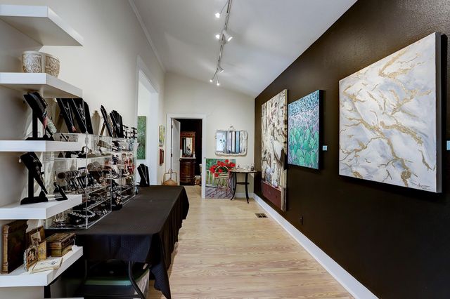 108 N Washington Street, Round Top, TX 78954