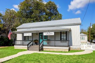 108 N Washington Street, Round Top, TX 78954