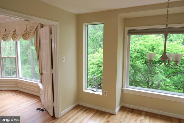 10295 DUNN MEADOW RD, Vienna, VA 22182