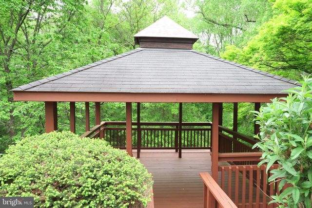 10295 DUNN MEADOW RD, Vienna, VA 22182