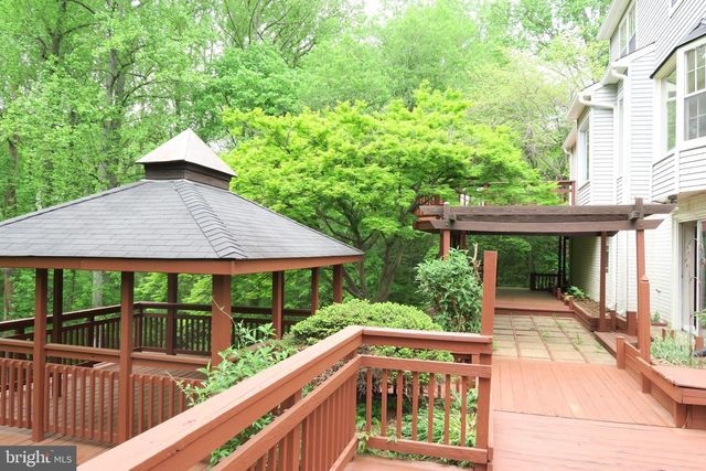 10295 DUNN MEADOW RD, Vienna, VA 22182