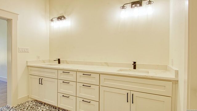 5546 Tanglewood Trl, Spring Branch, TX 78070