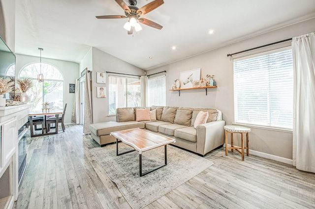 7502 N Trellis, Fresno, CA 93720