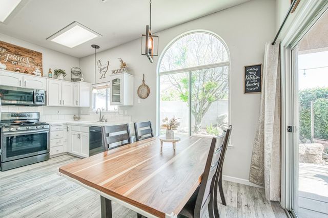 7502 N Trellis, Fresno, CA 93720