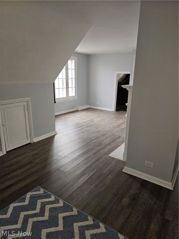 832 hoover Road, Cleveland, OH 44119