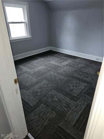 832 hoover Road, Cleveland, OH 44119