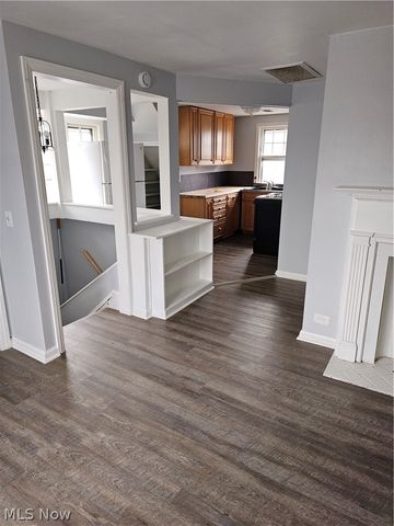 832 hoover Road, Cleveland, OH 44119