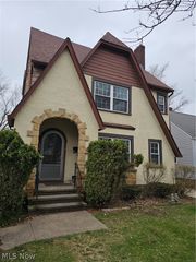 832 hoover Road, Cleveland, OH 44119