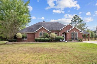 2101 San Antonio Road, Crockett, TX 75835